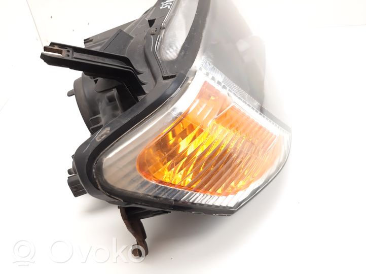 Mitsubishi L200 Lampa przednia 