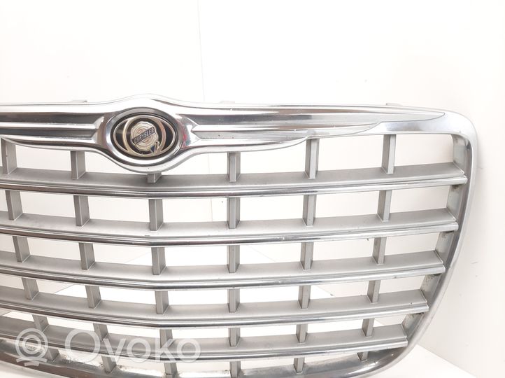 Chrysler 300 - 300C Augšējais režģis 04806455AA