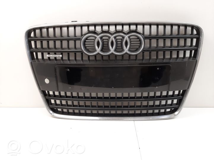 Audi Q7 4L Maskownica / Grill / Atrapa górna chłodnicy 4L0853651