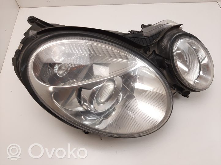 Mercedes-Benz E W211 Lampa przednia 15436200