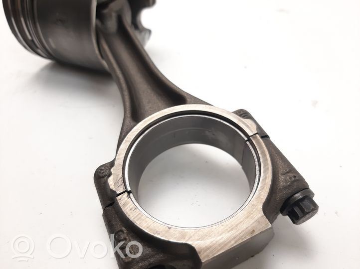 Volkswagen Caddy Piston with connecting rod 144514