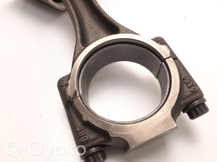 Volkswagen Caddy Piston with connecting rod 144616
