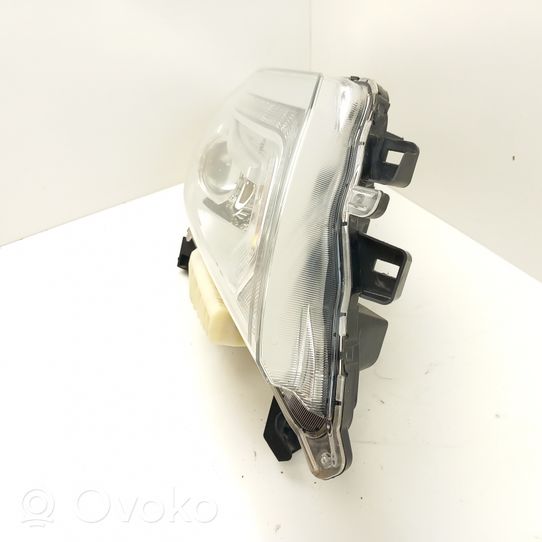 Nissan Navara D23 Phare frontale 01HCR01102A