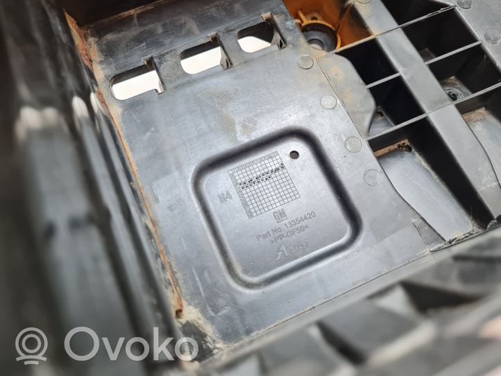 Opel Zafira C Support boîte de batterie 13354420