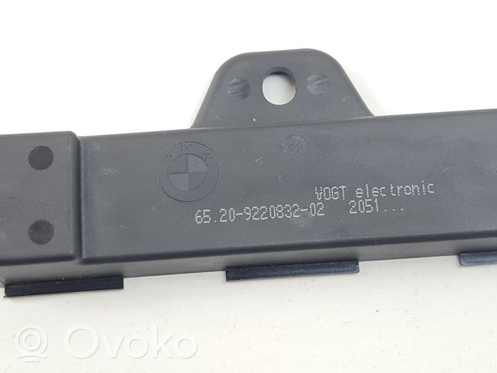 BMW 2 F46 Antena wewnętrzna 9220832