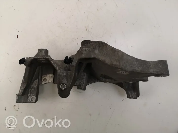 Opel Combo D Support de compresseur de clim 55253863