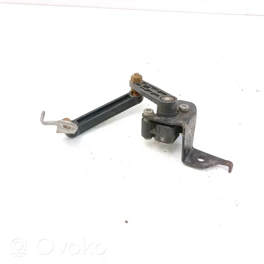 BMW 2 F46 Sensore di livello faro/fanale 6867646