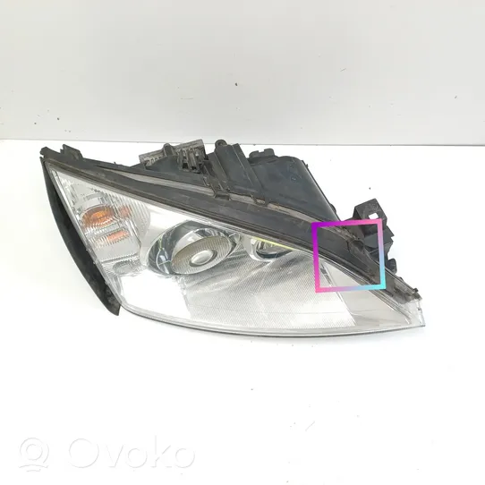 Ford Mondeo Mk III Lampa przednia 1305235545