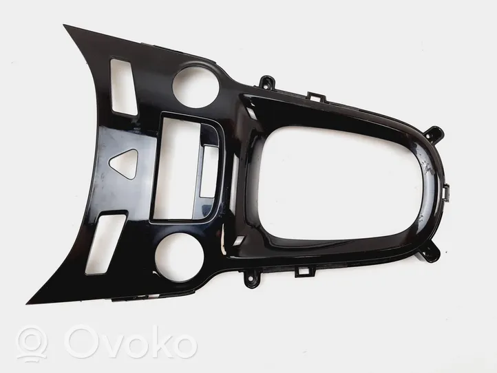 Chevrolet Orlando Rivestimento in plastica cornice della leva del cambio AVK54876