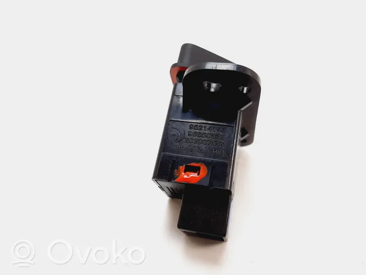 Chevrolet Orlando Hazard light switch 95214143