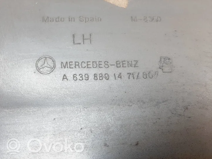 Mercedes-Benz Vito Viano W639 Rivestimento del pannello parte angolare del paraurti posteriore A6398801471