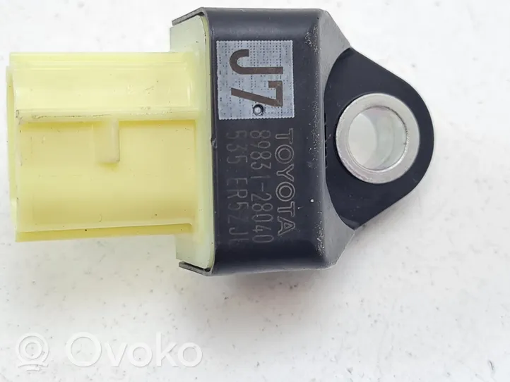 Toyota Prius (XW50) Sensore d’urto/d'impatto apertura airbag 8983128040