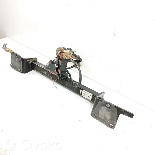 BMW X1 E84 Hak holowniczy / Komplet 303313