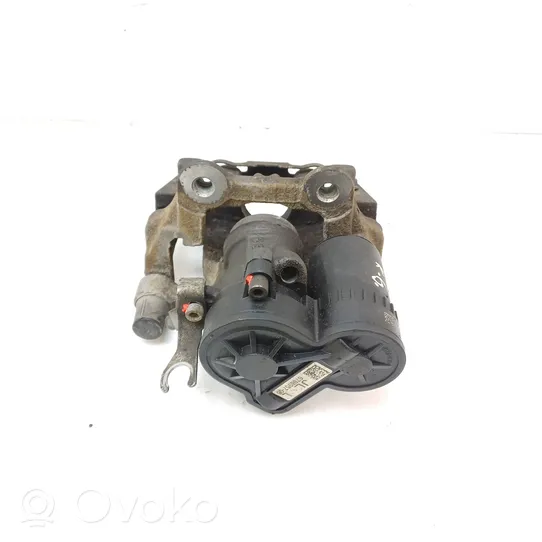 BMW 2 F46 Pinza del freno posteriore 679895706