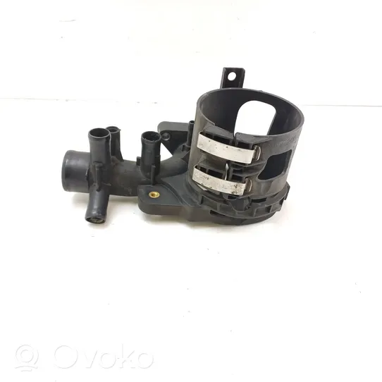 Mercedes-Benz Vito Viano W447 Support de montage de filtre à carburant A6512001556