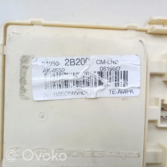 Hyundai Santa Fe Fuse module 919502B000