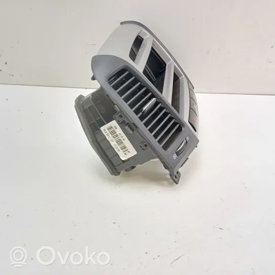 Hyundai Santa Fe Griglia di ventilazione centrale cruscotto 974202B000