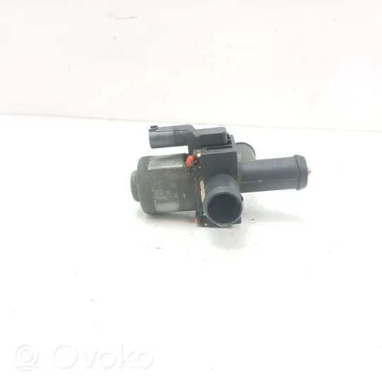 Mercedes-Benz Vito Viano W447 Pompe à eau de liquide de refroidissement A0005062864