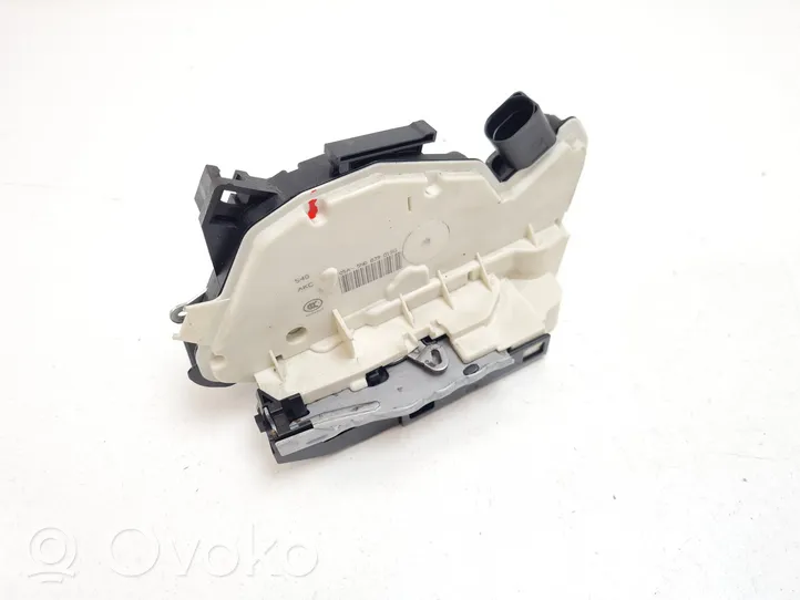 Skoda Superb B6 (3T) Rear door lock 5N0839015G