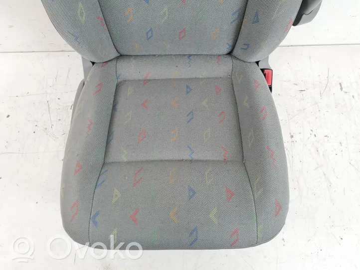 Volkswagen Transporter - Caravelle T5 Front driver seat 7H0881202