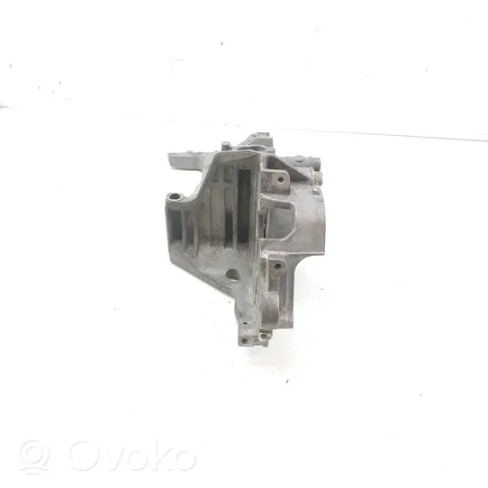 Volkswagen Caddy Generator/alternator bracket 04L903143B