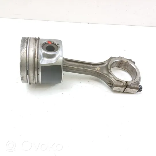 Toyota Avensis T250 Piston avec bielle 