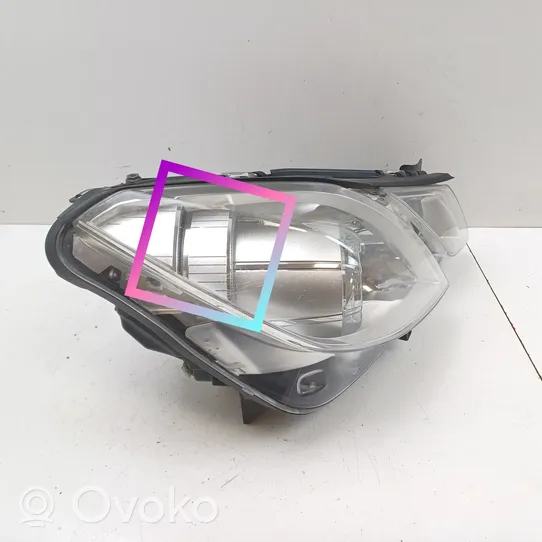 Mercedes-Benz E C207 W207 Lampa przednia A2078203661