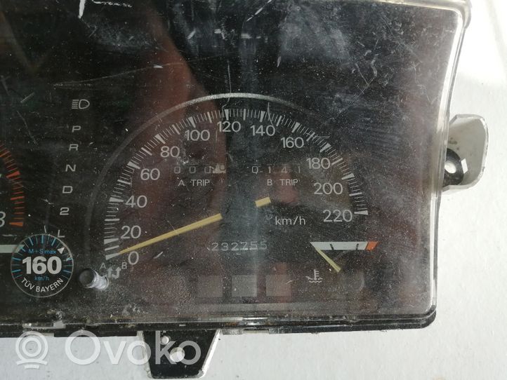Mitsubishi Galant Compteur de vitesse tableau de bord MB521496