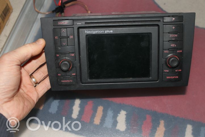 Audi A6 S6 C5 4B Panel / Radioodtwarzacz CD/DVD/GPS 4B0035192K