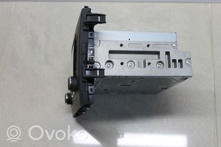 Suzuki Vitara (LY) Panel / Radioodtwarzacz CD/DVD/GPS CQJZ93F2TT