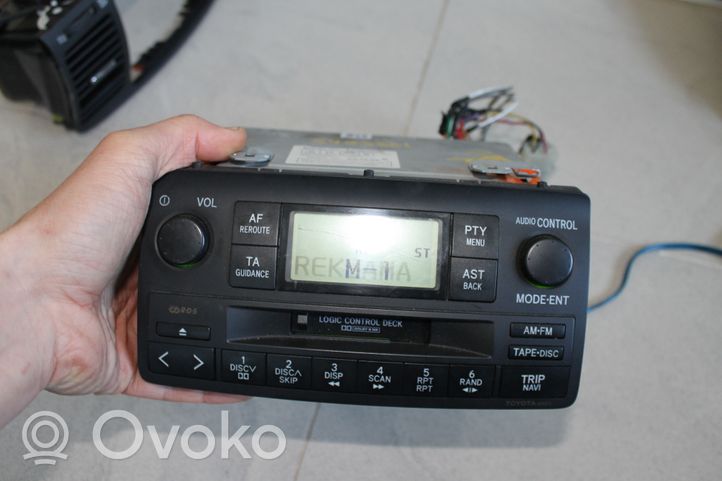 Toyota Corolla E120 E130 Panel / Radioodtwarzacz CD/DVD/GPS 8612002250