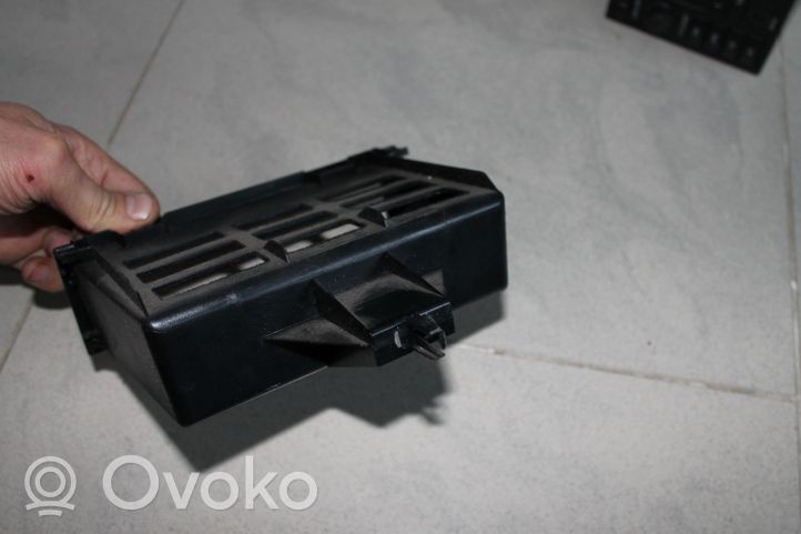 Volkswagen Sharan Boîte / compartiment de rangement pour tableau de bord 3B0857058