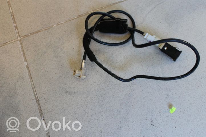 BMW 3 E90 E91 USB-pistokeliitin 9167196