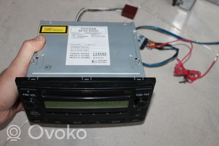 Toyota Land Cruiser (J150) Panel / Radioodtwarzacz CD/DVD/GPS 8612060D20