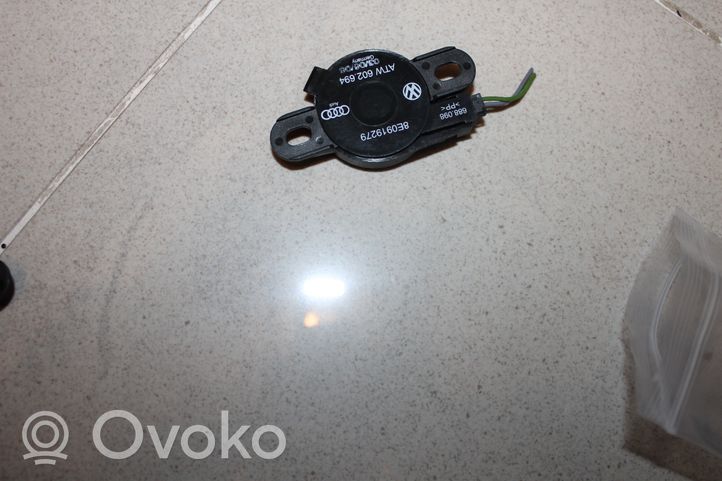 Volkswagen Tiguan Громкоговоритель парковки (PDC) 8E0919279