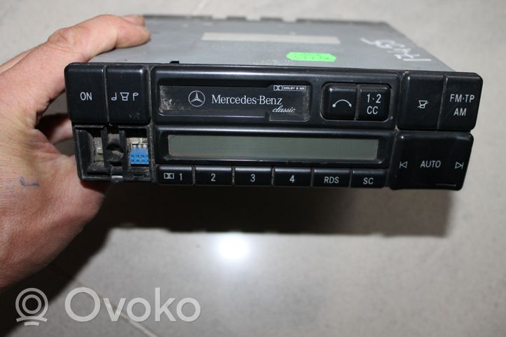 Mercedes-Benz E W124 Radio/CD/DVD/GPS-pääyksikkö 0038206286