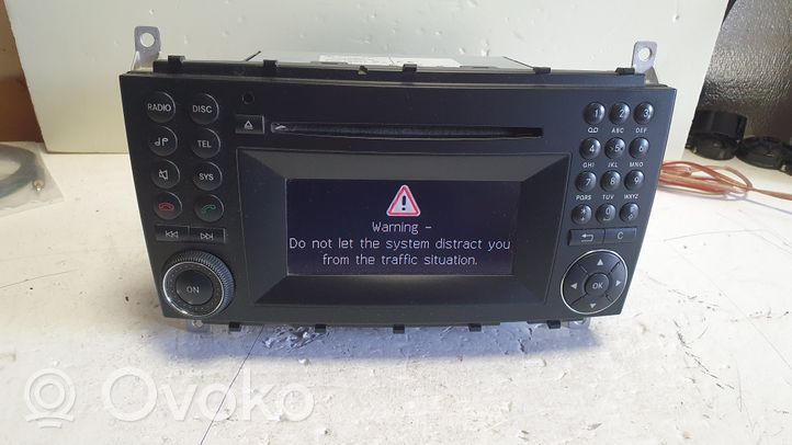 Mercedes-Benz CLC CL203 Radio/CD/DVD/GPS-pääyksikkö A2039000000