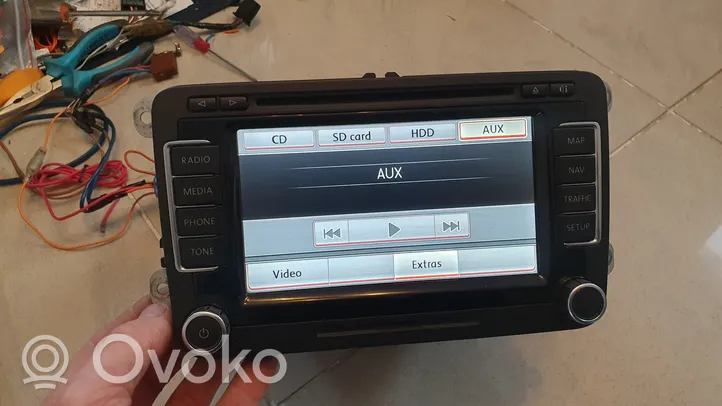 Volkswagen PASSAT CC Unidad delantera de radio/CD/DVD/GPS 1T0035680B