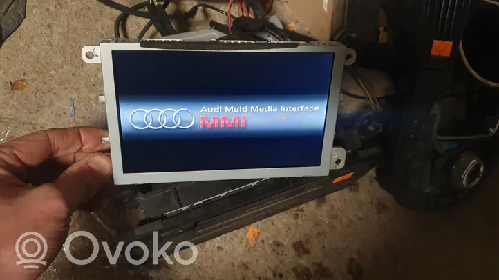 Audi A6 S6 C6 4F Monitor / wyświetlacz / ekran 8F0919604