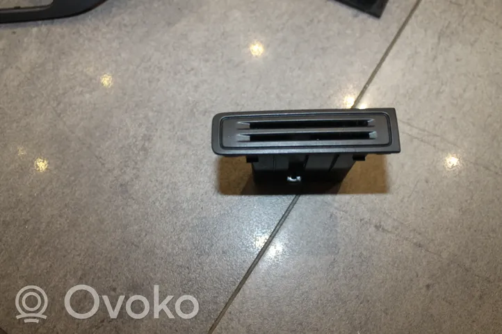 Volkswagen Tiguan Inny element deski rozdzielczej 5N0858373