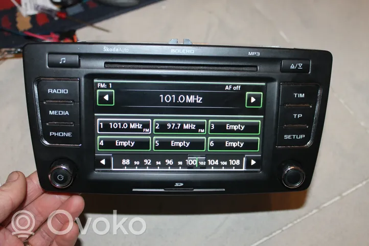 Skoda Octavia Mk2 (1Z) Radio/CD/DVD/GPS-pääyksikkö 1Z0035156M