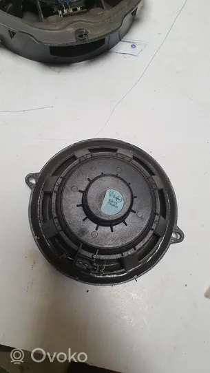 Renault Megane II Enceinte de porte arrière 8200439474