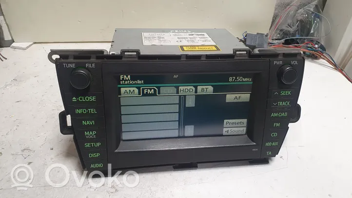 Toyota Prius (XW30) Panel / Radioodtwarzacz CD/DVD/GPS 8612047410