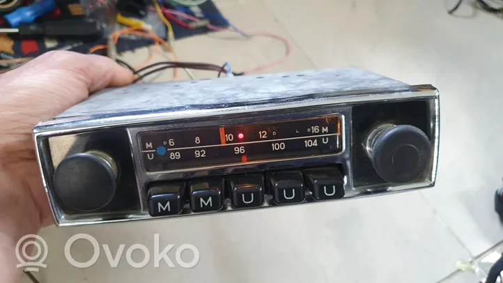 Mercedes-Benz W123 Radio/CD/DVD/GPS-pääyksikkö BLAUPUNKT