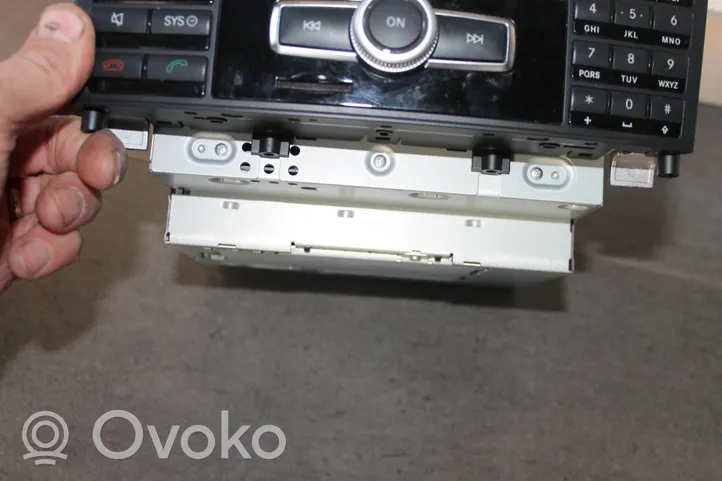 Mercedes-Benz E W212 Radio/CD/DVD/GPS-pääyksikkö A2129004514