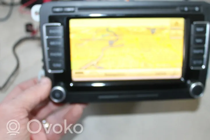 Volkswagen Tiguan Unité principale radio / CD / DVD / GPS 1T0035680C