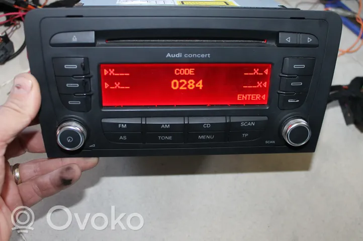 Audi A3 S3 8P Panel / Radioodtwarzacz CD/DVD/GPS 8P0035186P