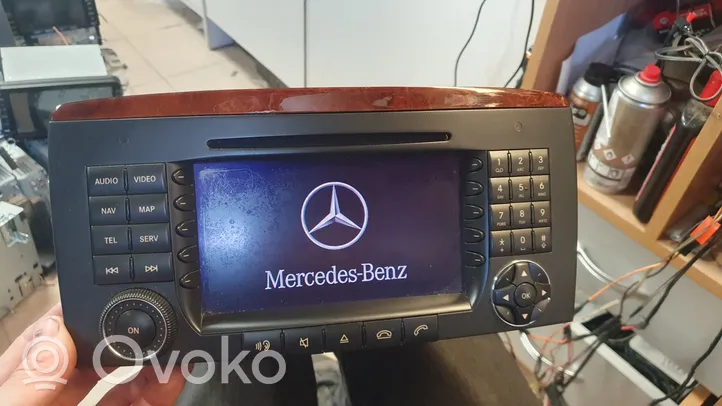 Mercedes-Benz R W251 Unità principale autoradio/CD/DVD/GPS A2518200979