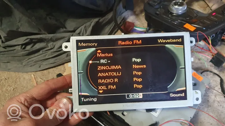 Audi Q7 4L Monitor / wyświetlacz / ekran 4F0919604