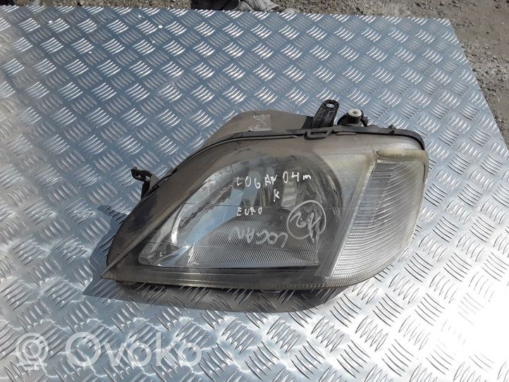 Renault Logan I Lampa przednia 89029771